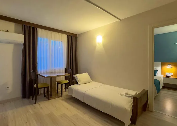 La Bella クシャダス