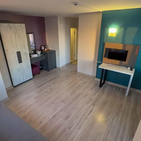 Hotel La Bella 3*