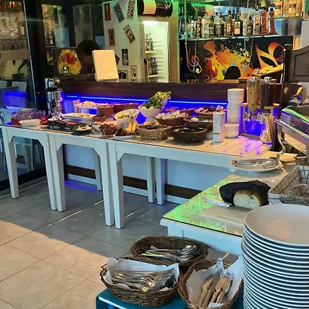 Ξενοδοχείο La Bella 3*