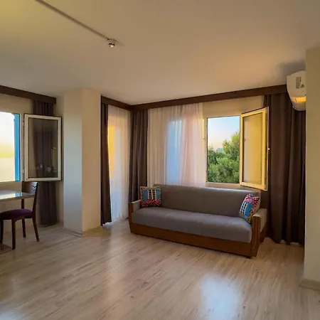 La Bella Ξενοδοχείο 3*